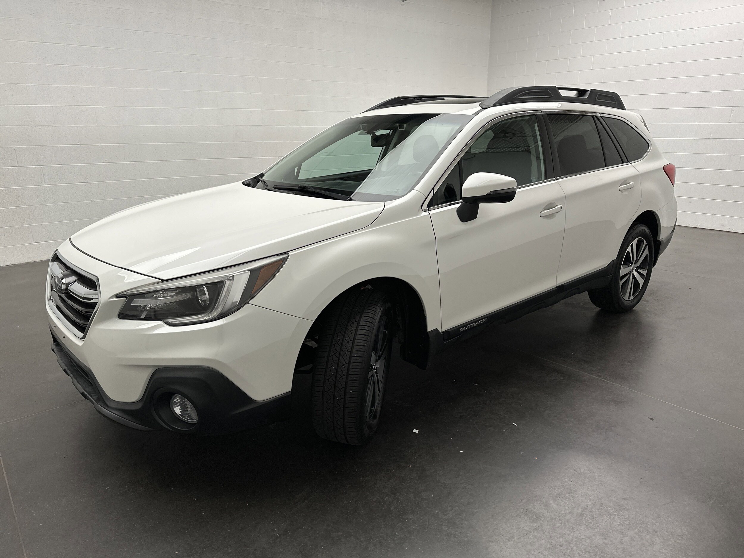 2019 Subaru Outback Limited photo 4