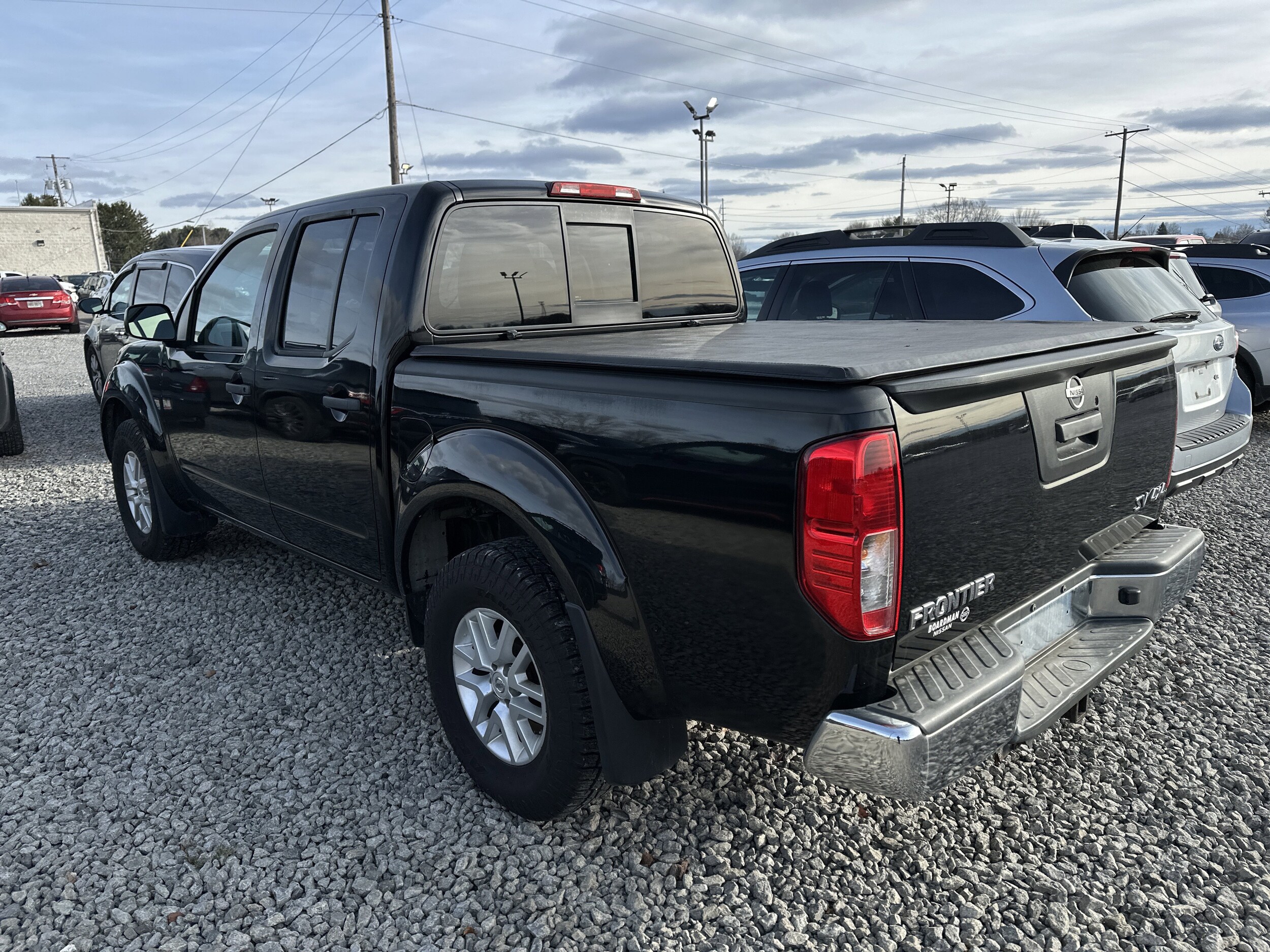 2019 Nissan Frontier SV Crew Cab photo 2