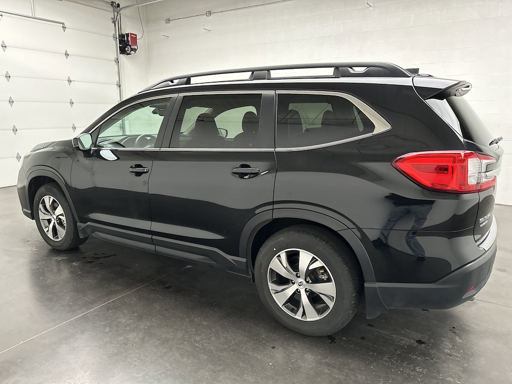 2025 Subaru Ascent Premium photo 4
