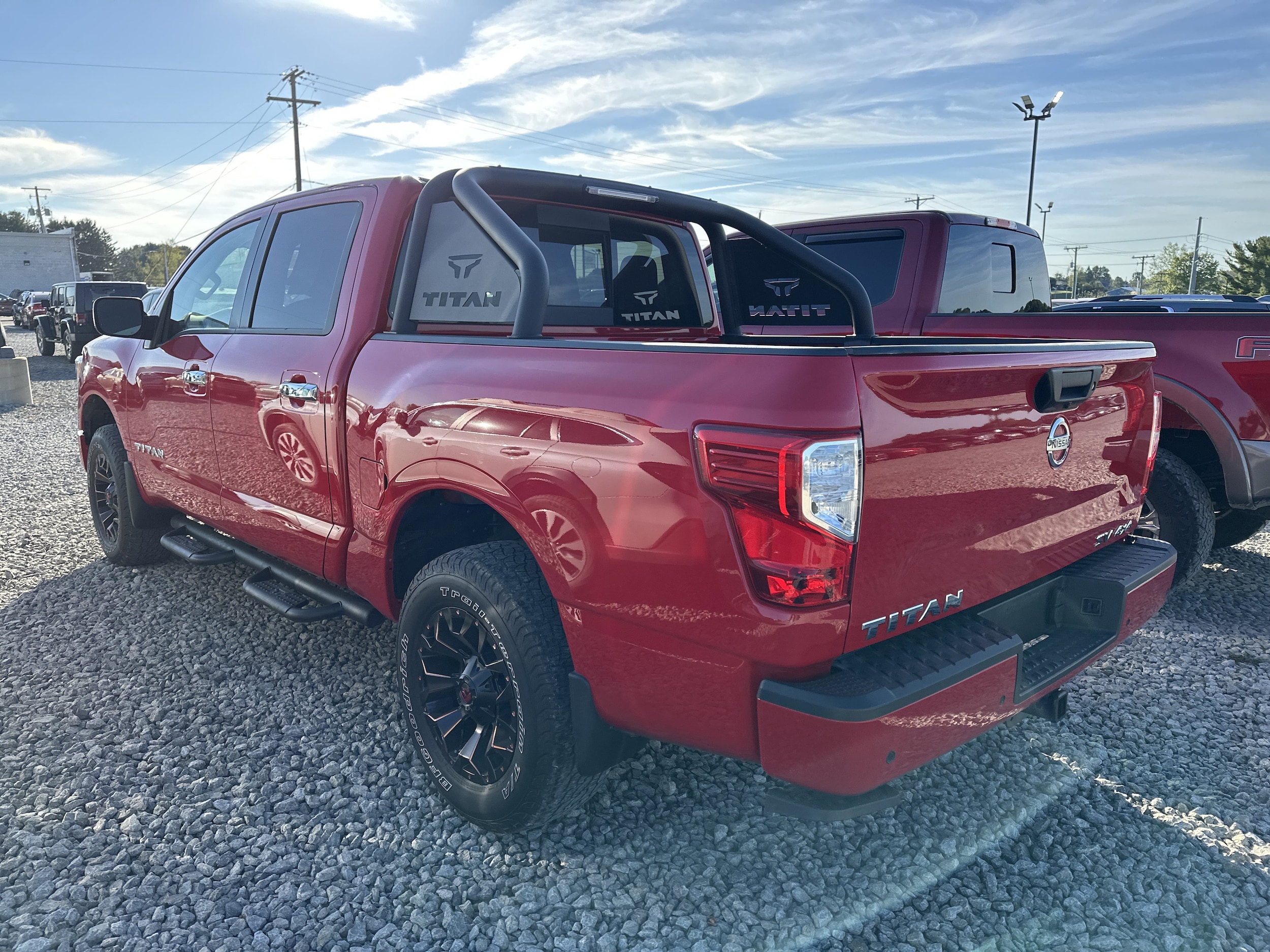 2021 Nissan Titan SV Crew Cab photo 3