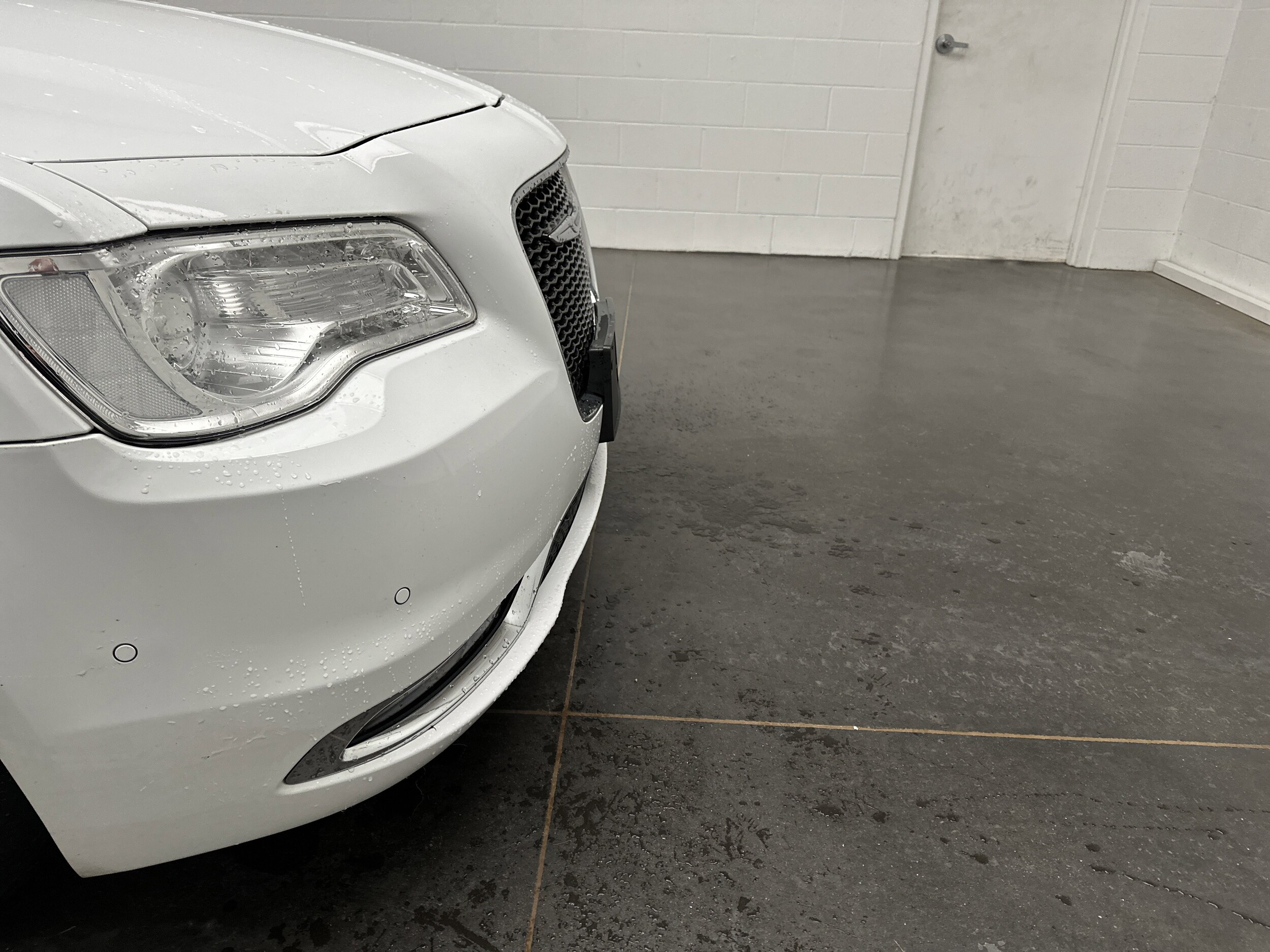 2019 Chrysler 300 Limited photo 2