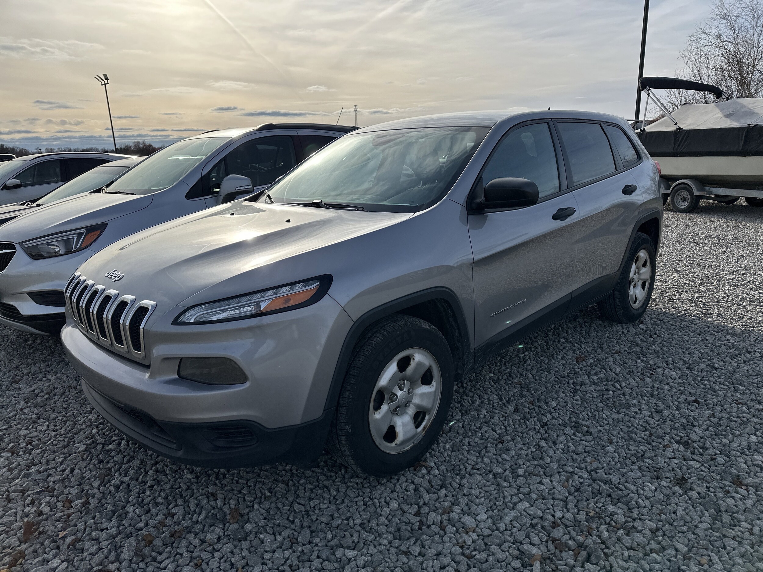 2015 Jeep Cherokee Sport photo 4