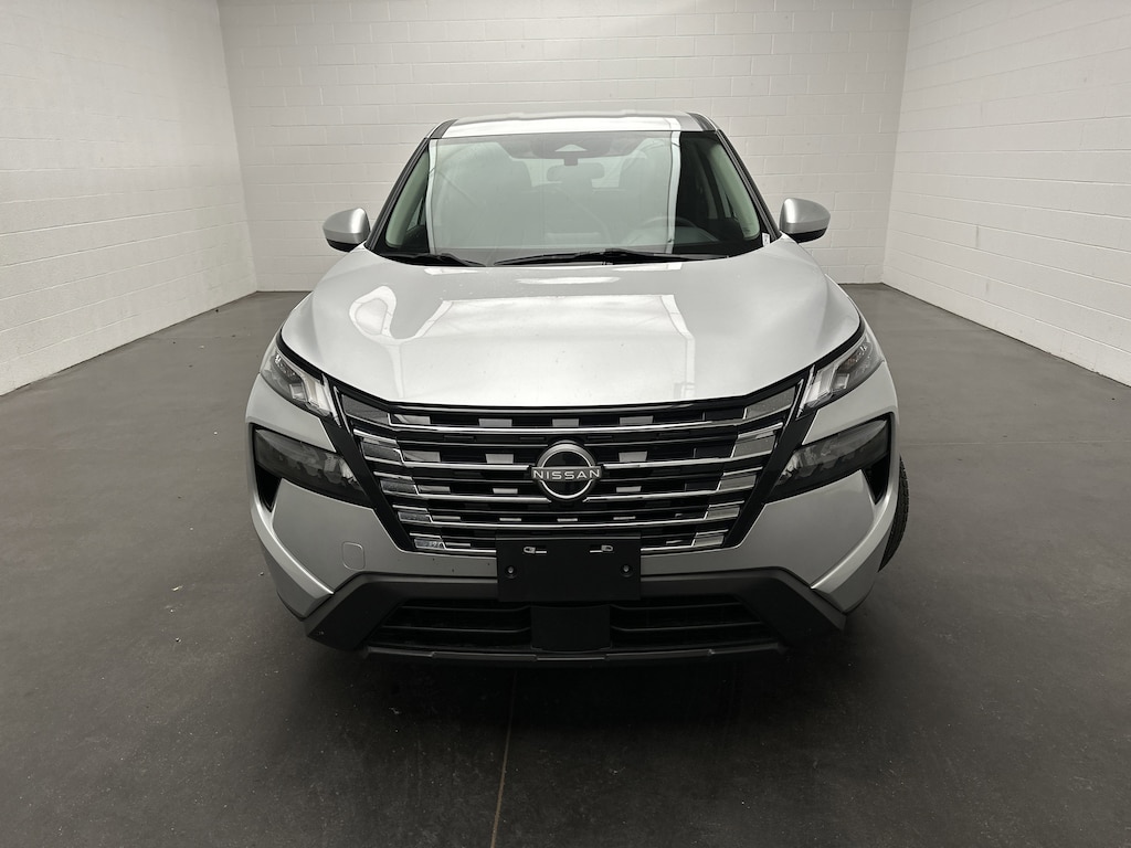 Used 2024 Nissan Rogue SV SUV