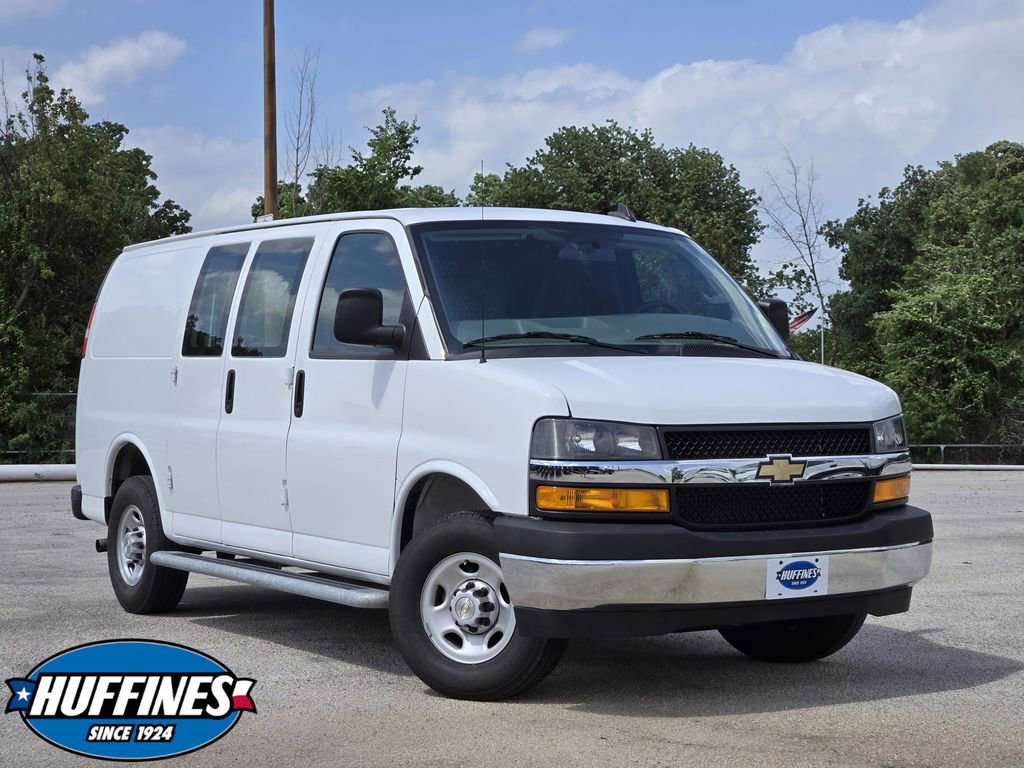 2024 Chevrolet Express 2500 Work Van HD's photo