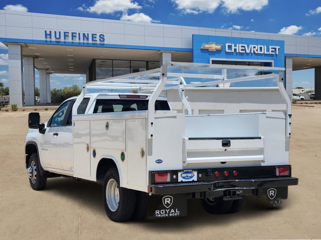 New 2025 Chevrolet Silverado 3500 HD Chassis Cab Work Truck Truck Crew Cab