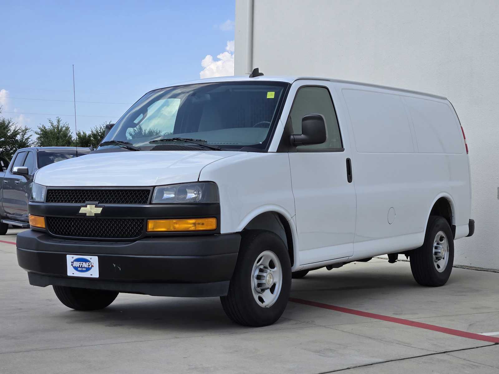 2022 Chevrolet Express Cargo photo 3