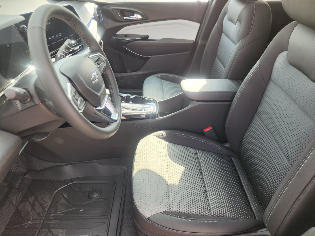 2026 Chevrolet Trax LT - Photo 10