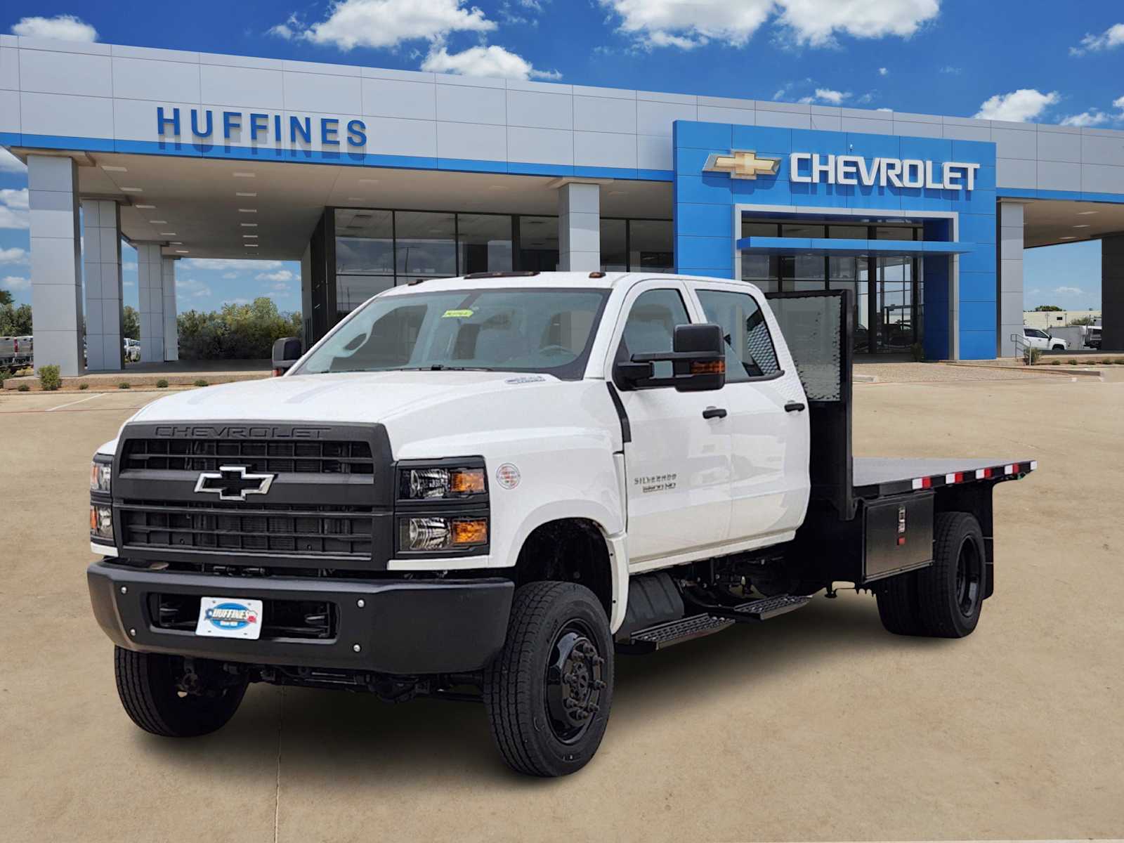 2024 Chevrolet Silverado 5500HD Work Truck photo 2