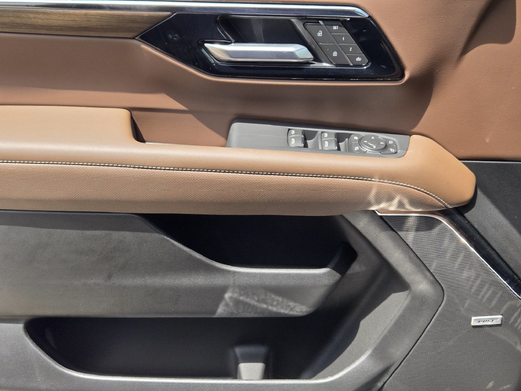 2026 Chevrolet Suburban High Country - Photo 19