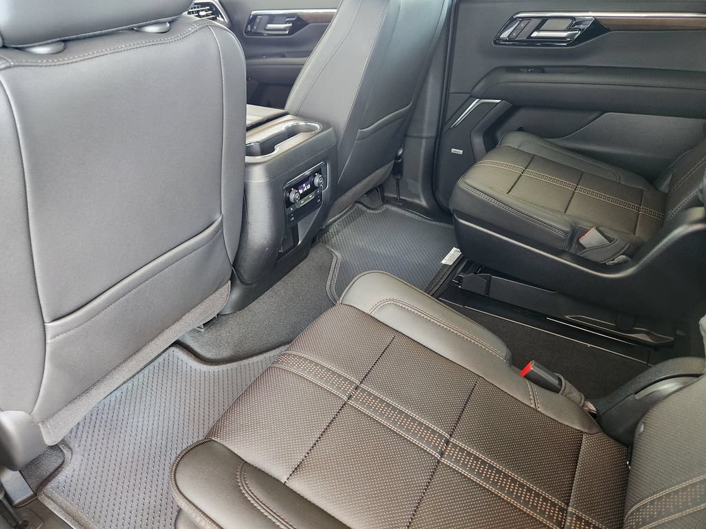 2026 Chevrolet Suburban High Country - Photo 25
