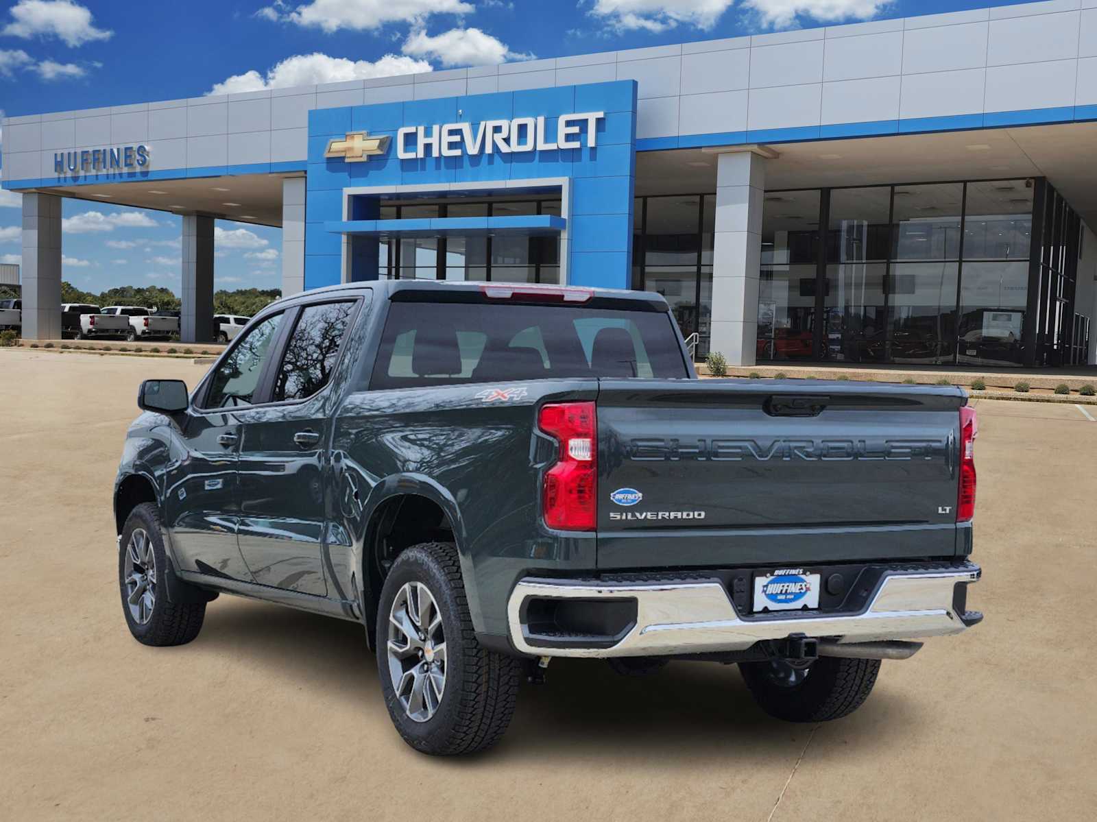 2025 Chevrolet Silverado 1500 LT photo 4