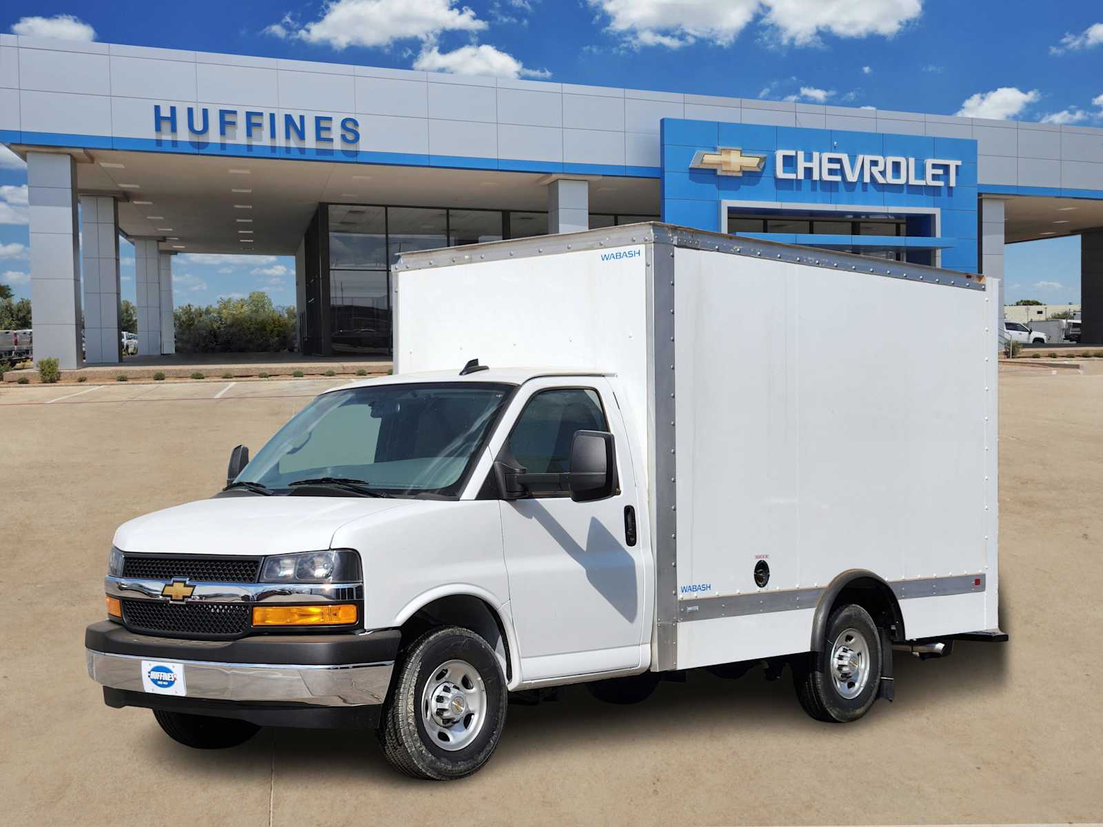 2025 Chevrolet Express 3500 Cutaway photo 2