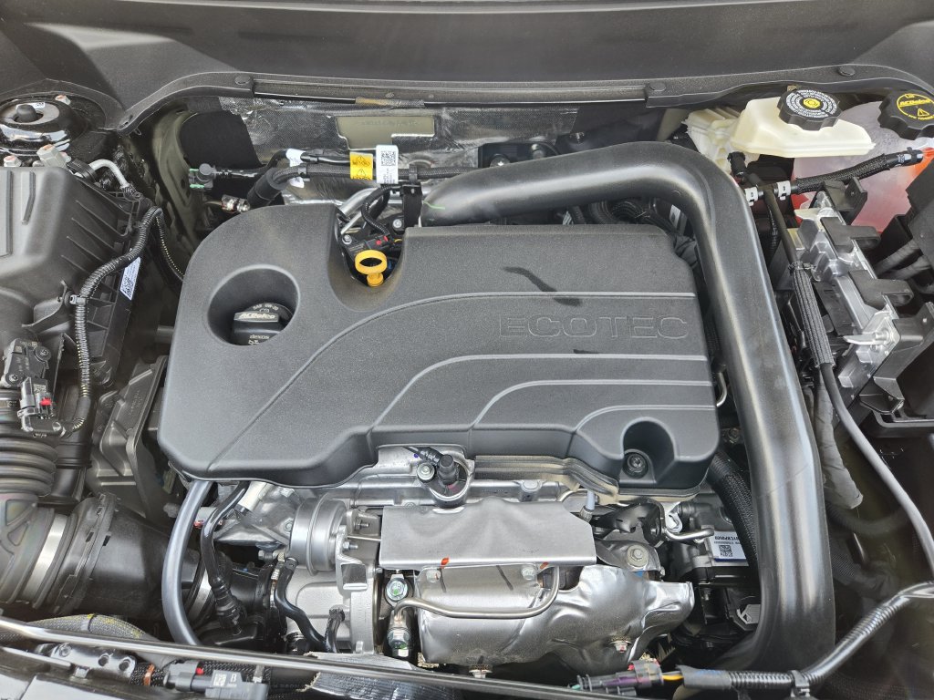 2027 Chevrolet Equinox LT - Photo 22