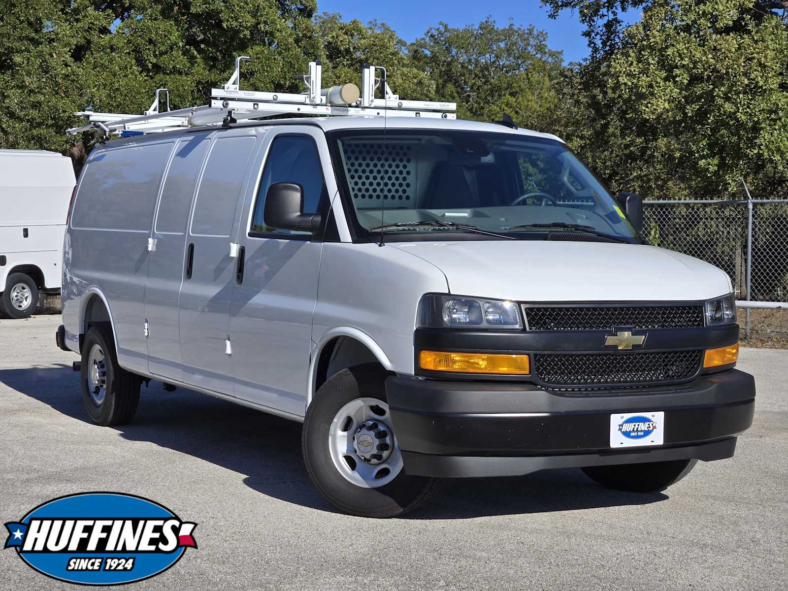 2025 Chevrolet Express Cargo Work Van's photo