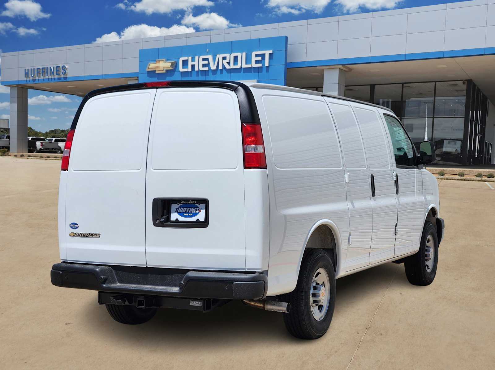 2025 Chevrolet Express Cargo 2500 photo 4