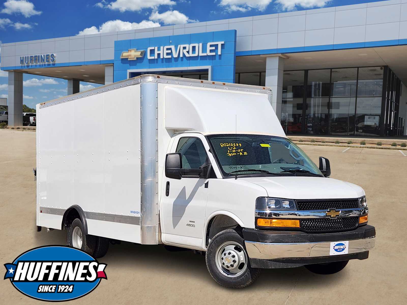 2024 Chevrolet Express Cutaway Base's photo