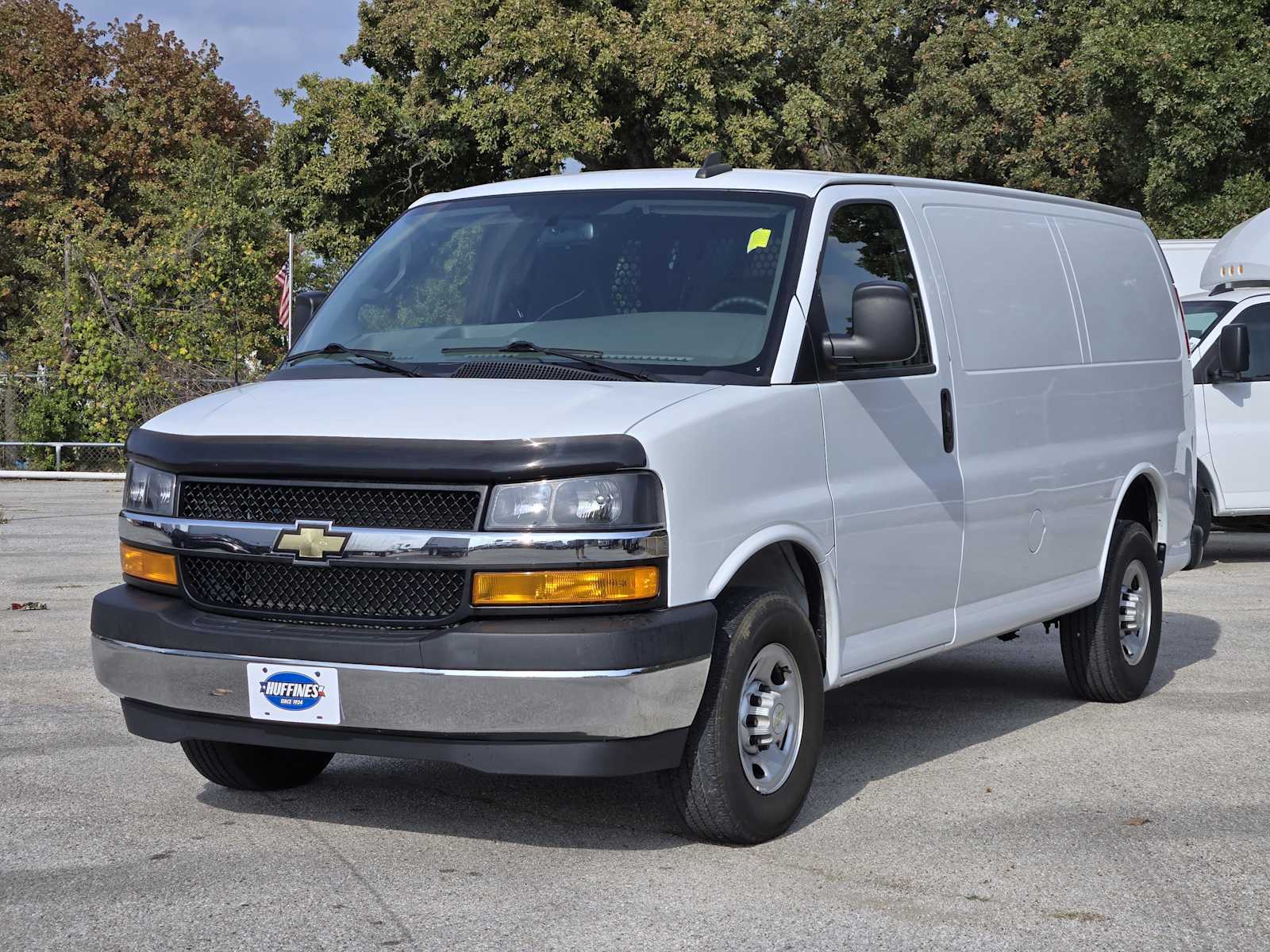 2022 Chevrolet Express Cargo 2500 Van photo 2