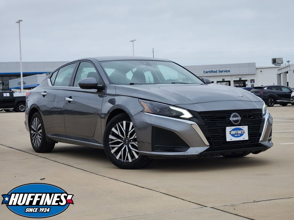 Used 2023 Nissan Altima 2.5 SV