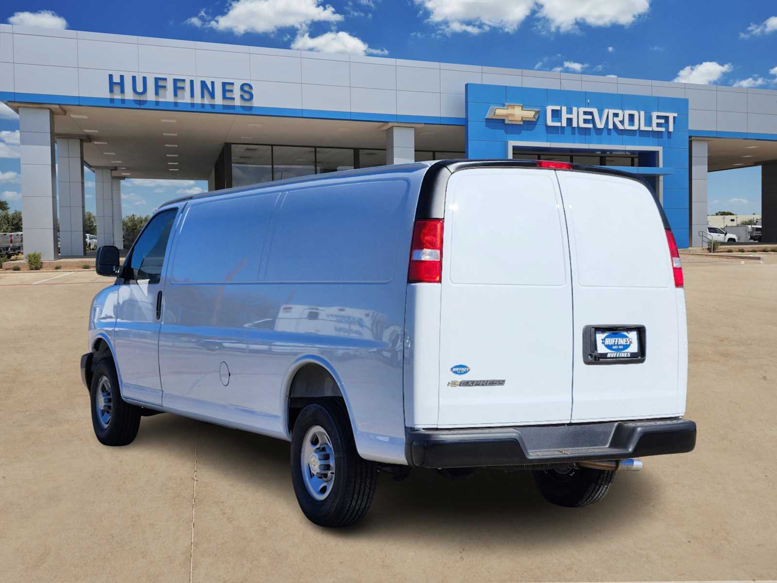 2025 Chevrolet Express Cargo 2500 photo 3