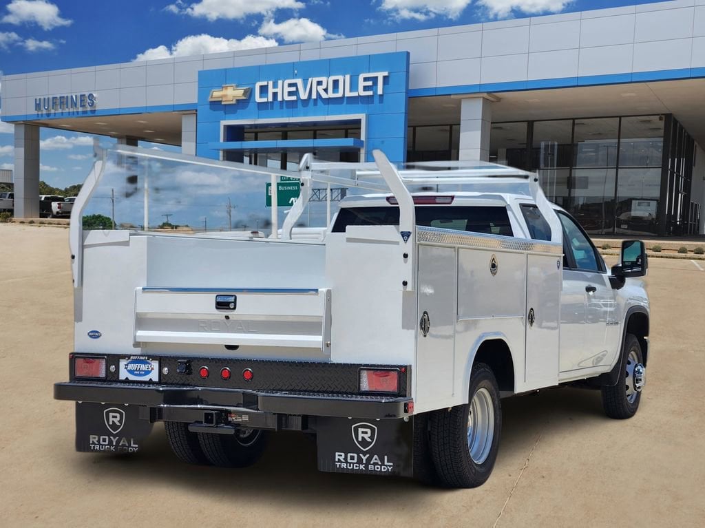 New 2025 Chevrolet Silverado 3500 HD Chassis Cab Work Truck Truck Crew Cab