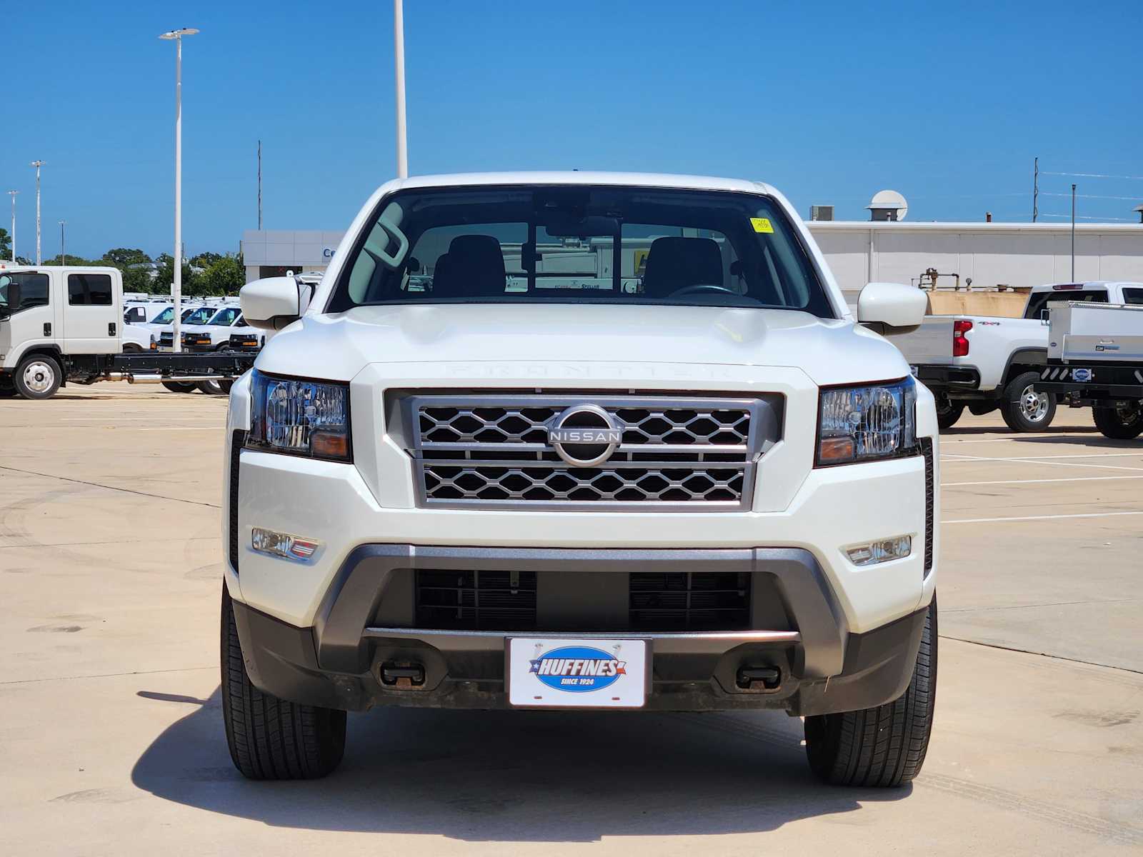 2024 Nissan Frontier SV photo 2