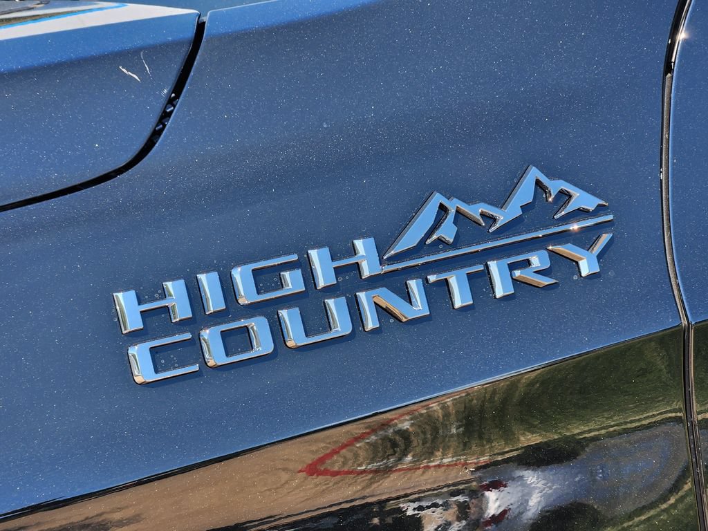 2026 Chevrolet Suburban High Country - Photo 10