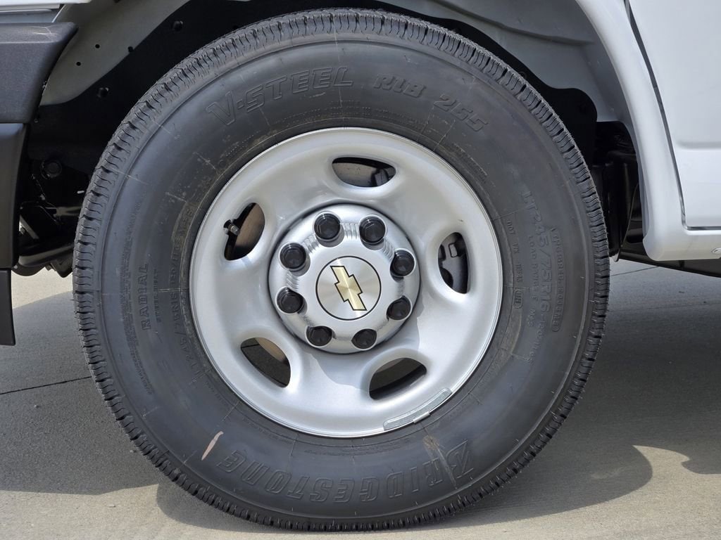 2026 Chevrolet Express Passenger LS - Photo 8
