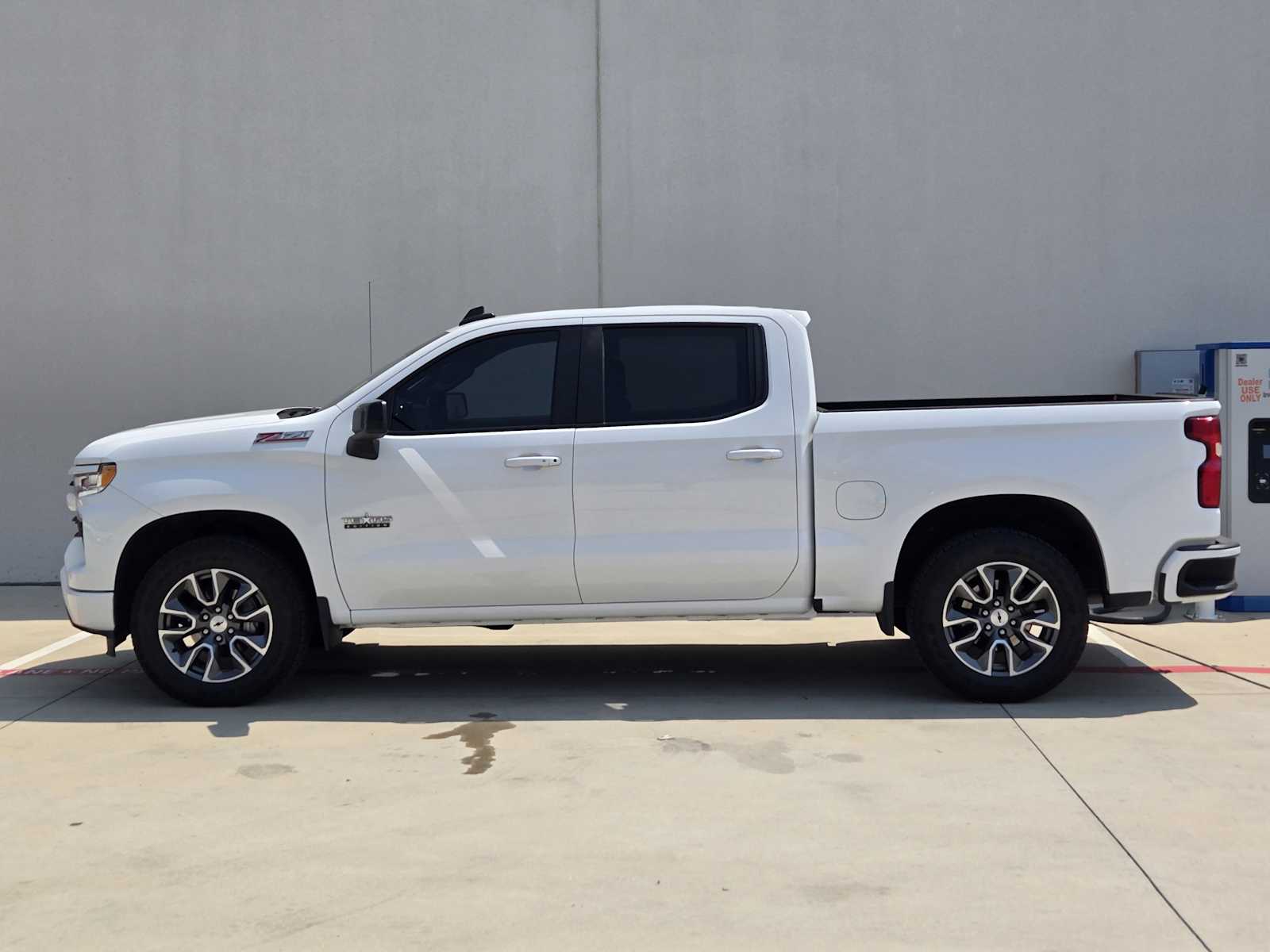 2022 Chevrolet Silverado 1500 RST photo 4
