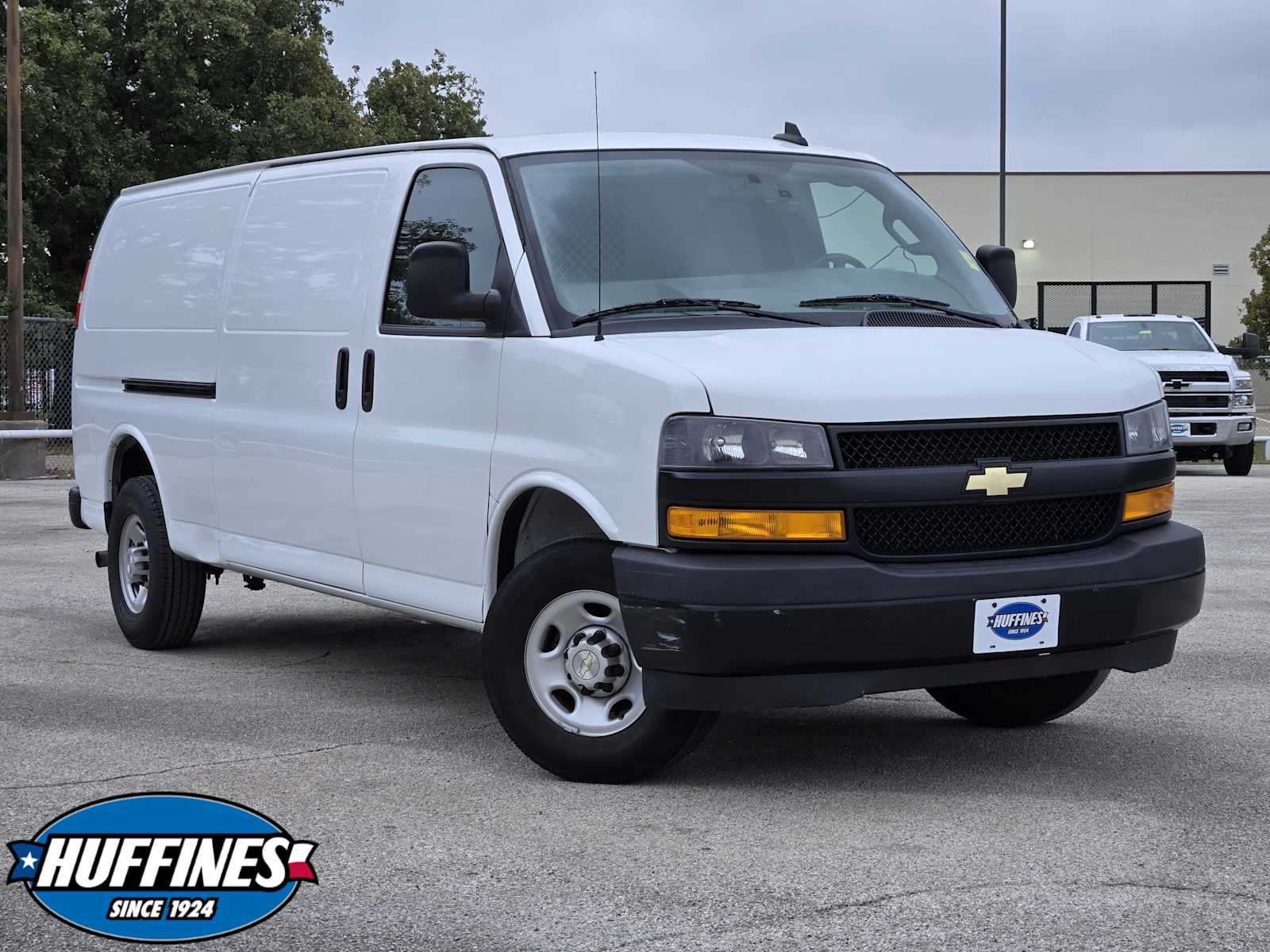 2023 Chevrolet Express Cargo Work Van's photo