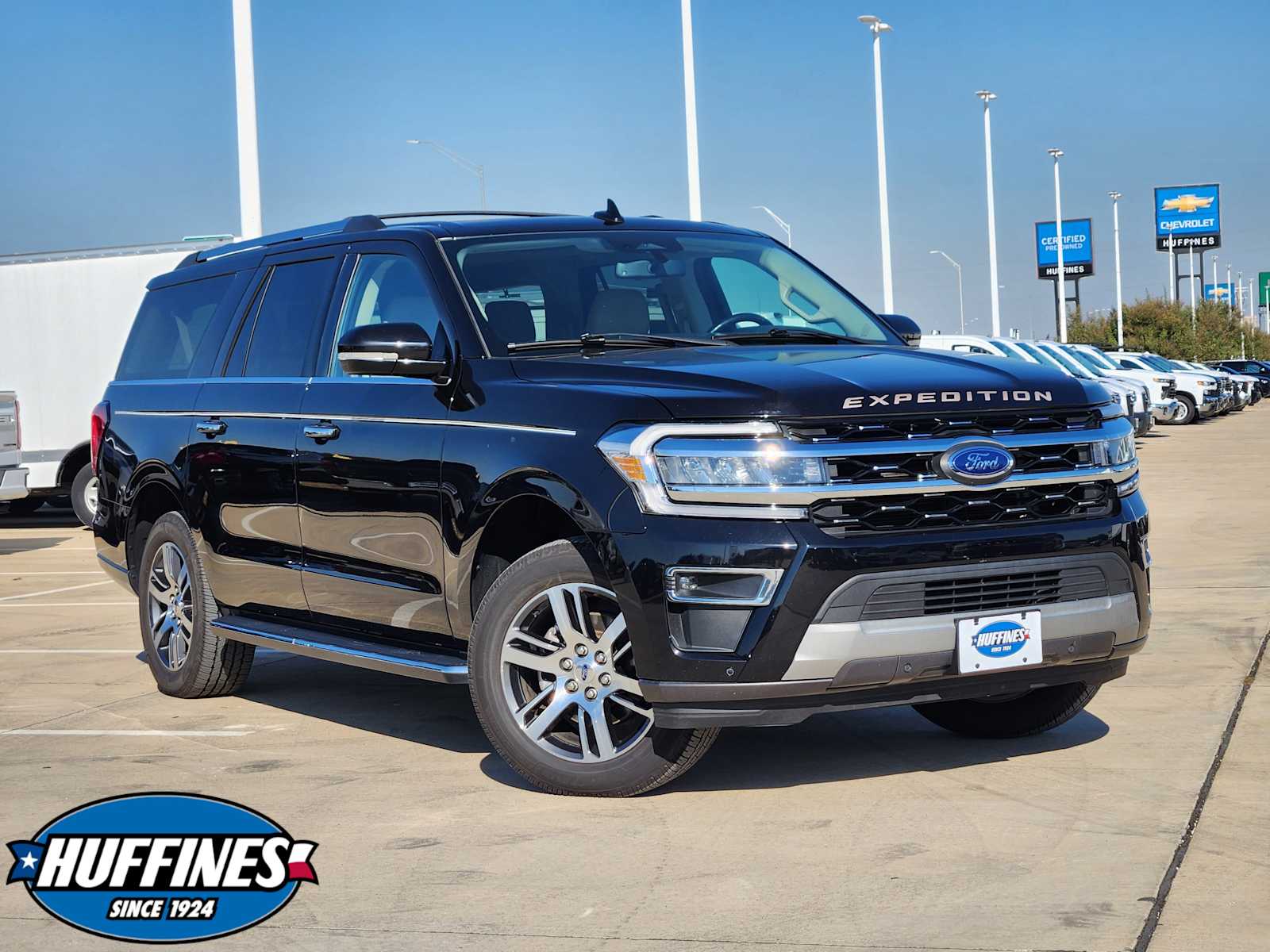 2022 Ford Expedition Limited's photo