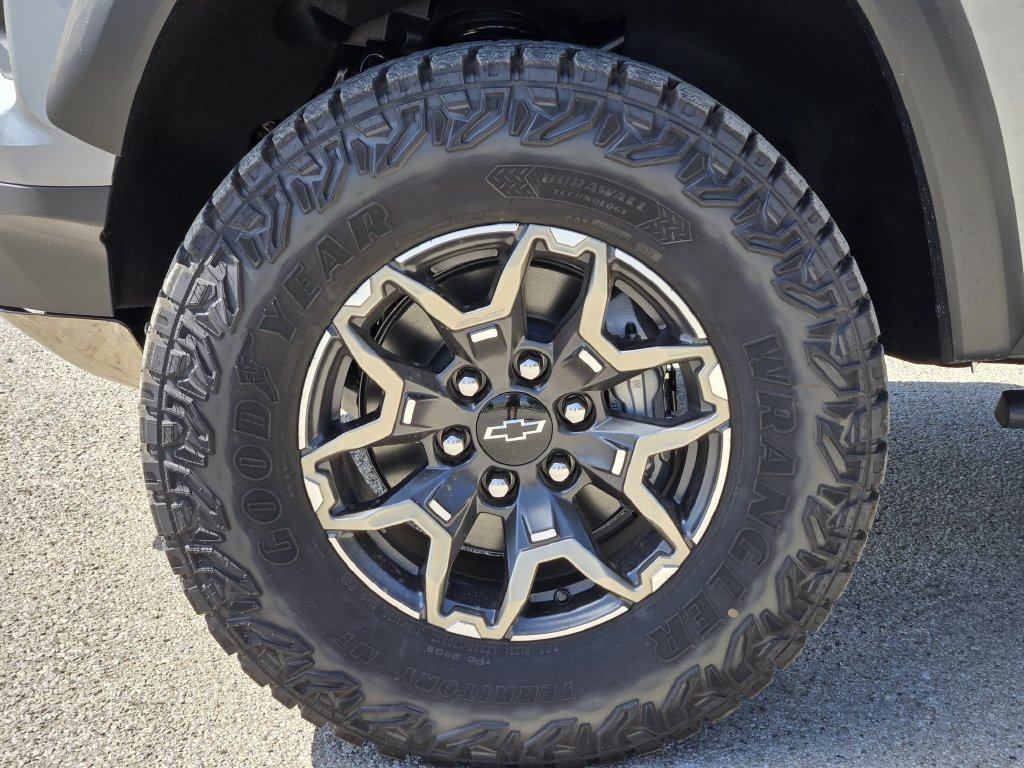 2026 Chevrolet Colorado ZR2 - Photo 10