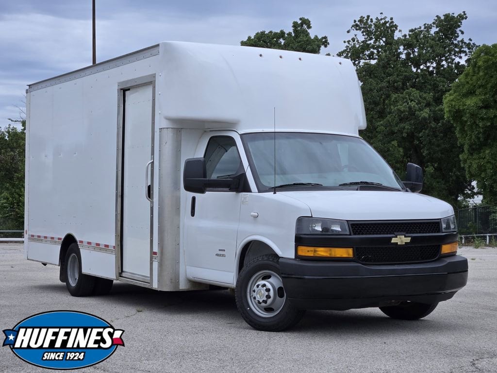 2023 Chevrolet Express 4500 177" WB's photo