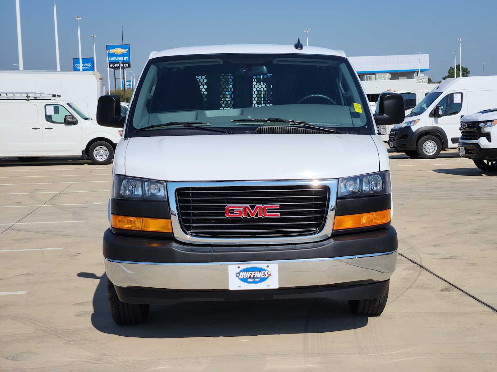 2024 Gmc Savana Cargo 2500 photo 2