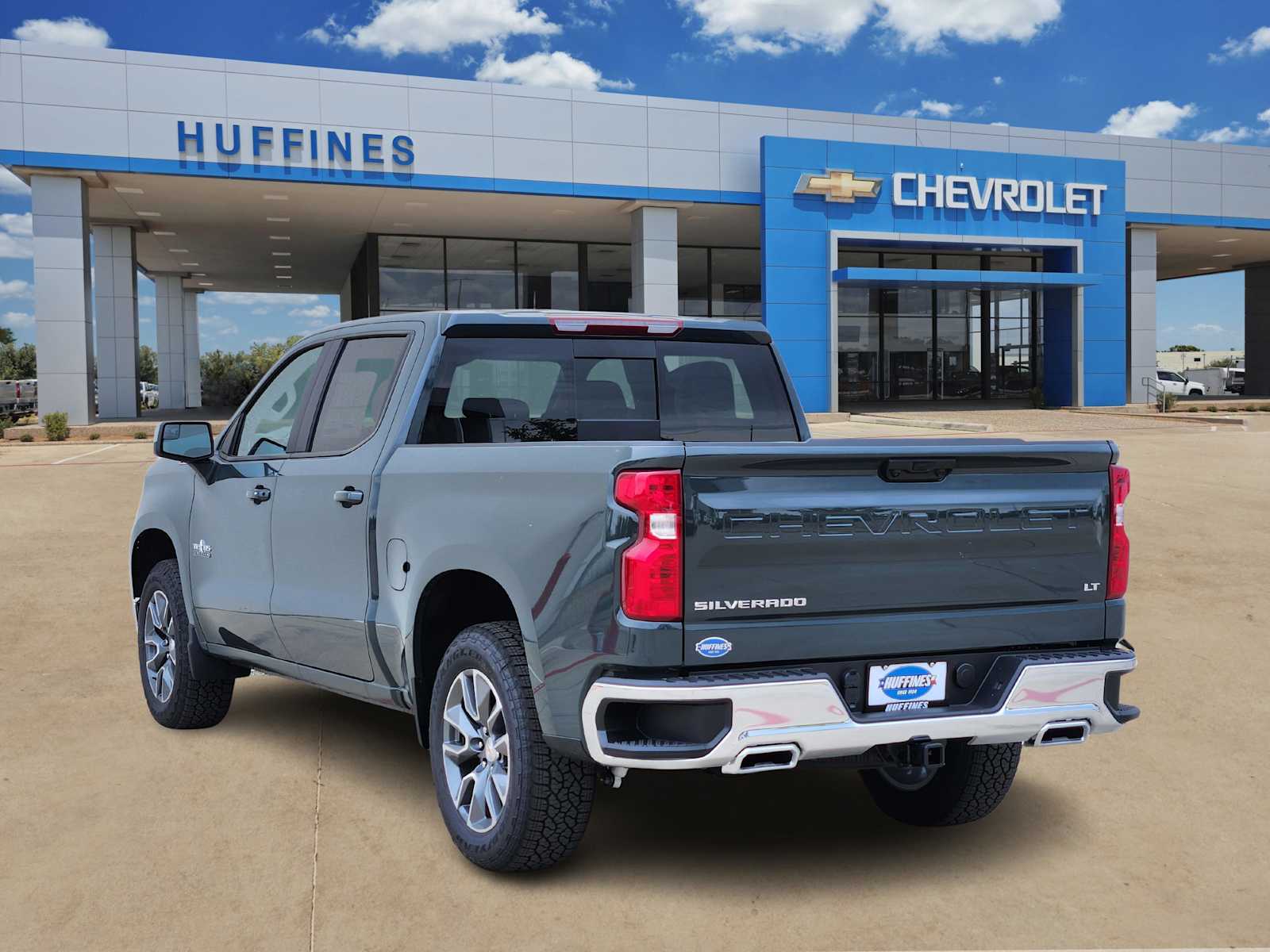 2025 Chevrolet Silverado 1500 LT photo 3