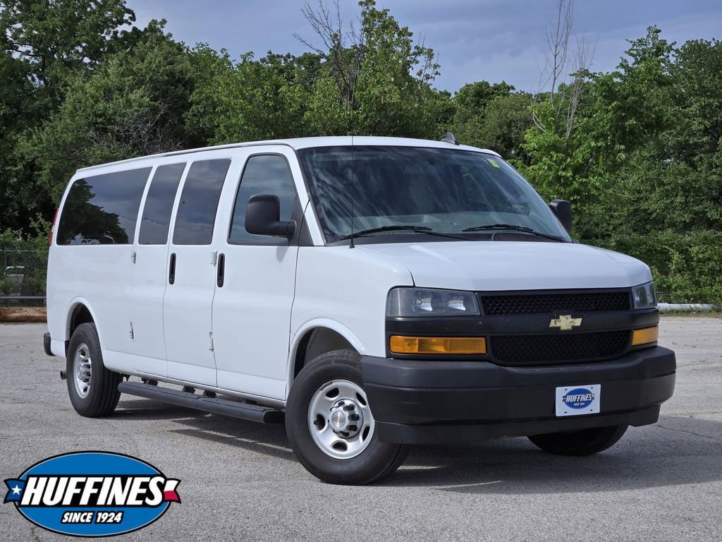 2023 Chevrolet Express 3500 LS Extended's photo