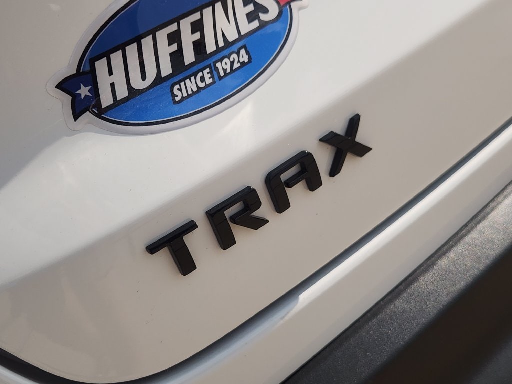 2026 Chevrolet Trax LT - Photo 9