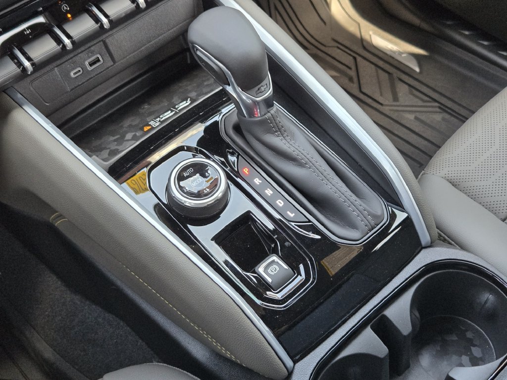 2026 Chevrolet Colorado ZR2 - Photo 17