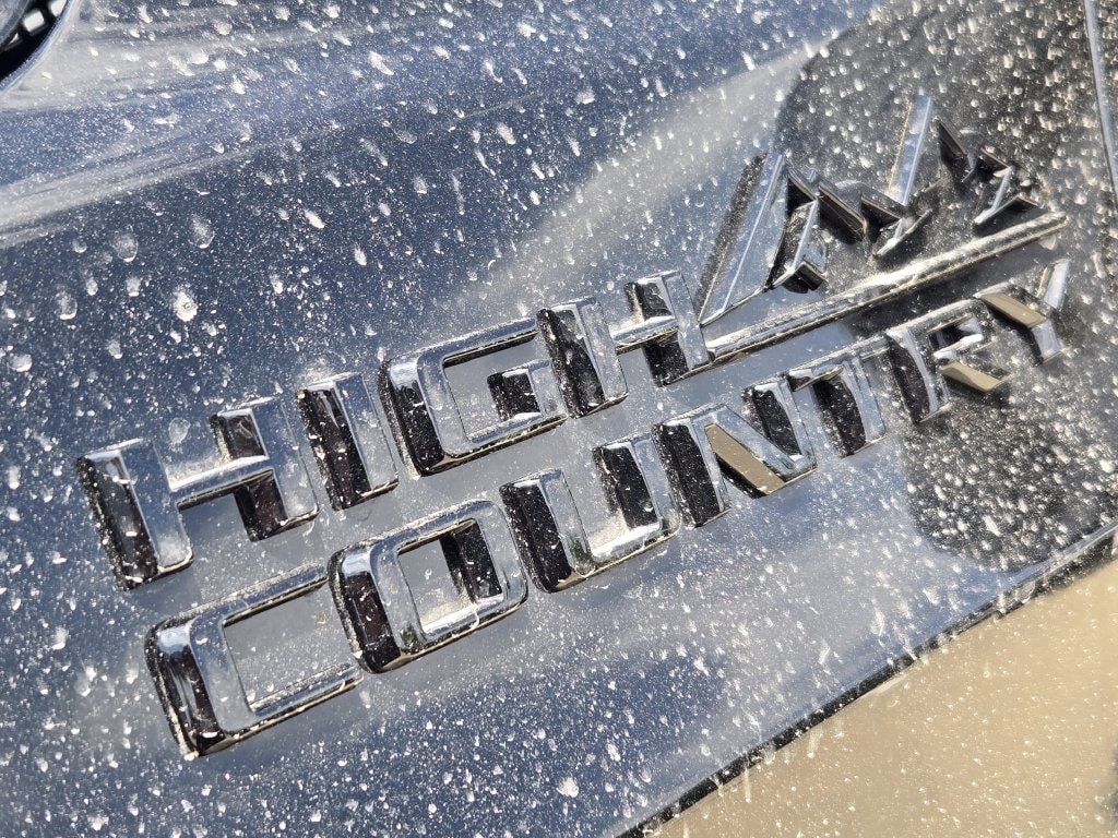 2026 Chevrolet Suburban High Country - Photo 9