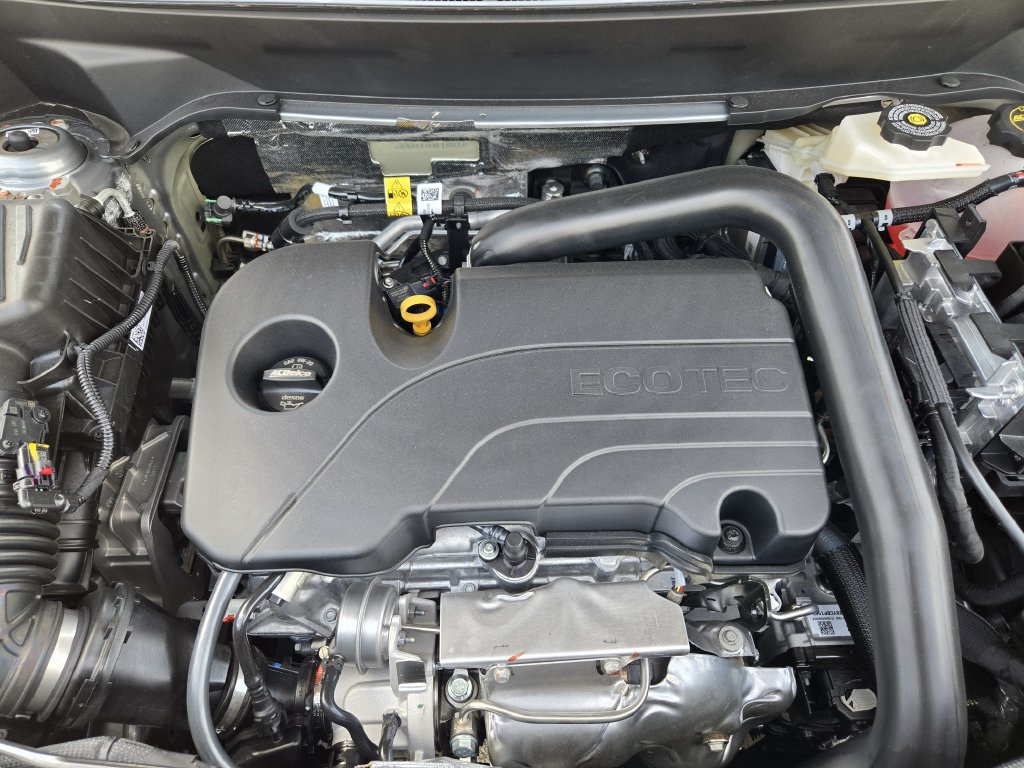 2027 Chevrolet Equinox LT - Photo 23