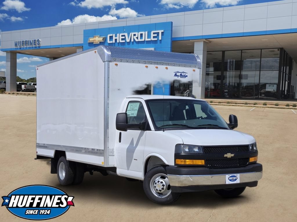 New 2026 Chevrolet Express Cutaway 3500 1WT
