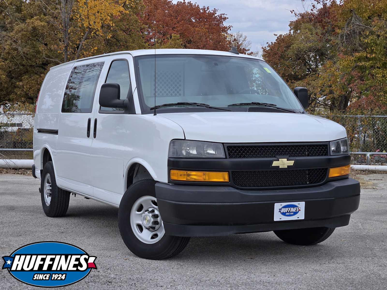 2023 Chevrolet Express Cargo Work Van's photo