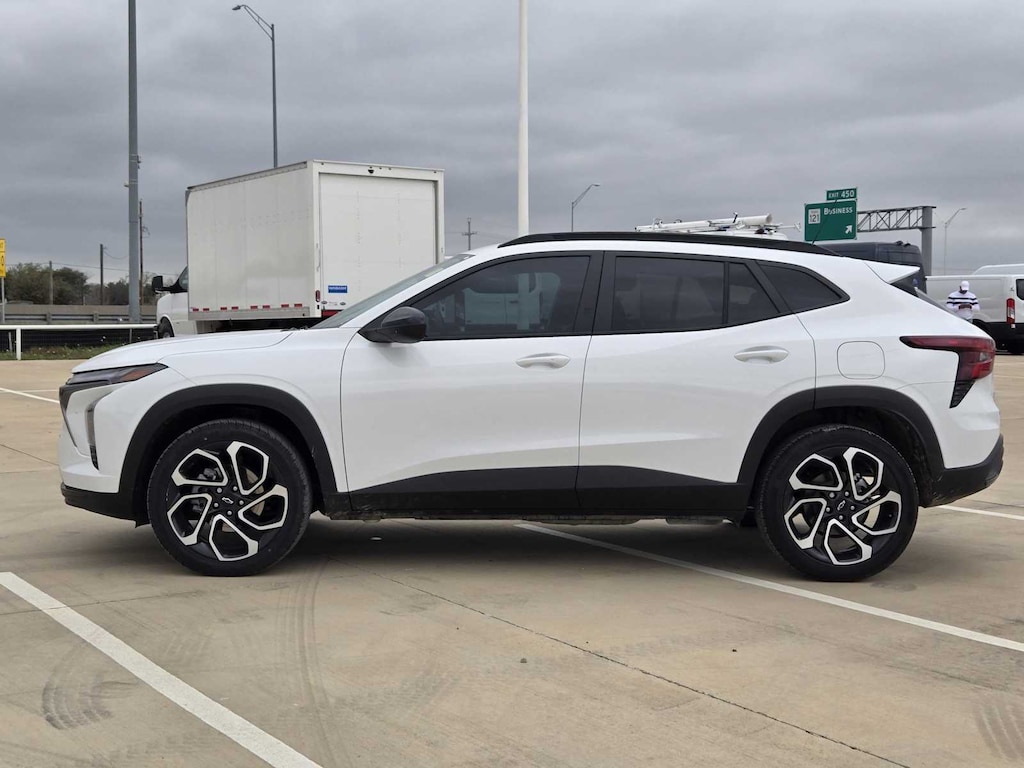 Used 2025 Chevrolet Trax 2RS SUV