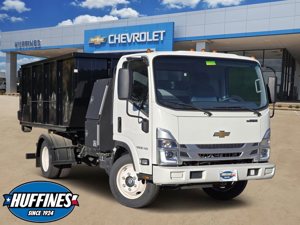 2024 Chevrolet Low Cab Forward's photo