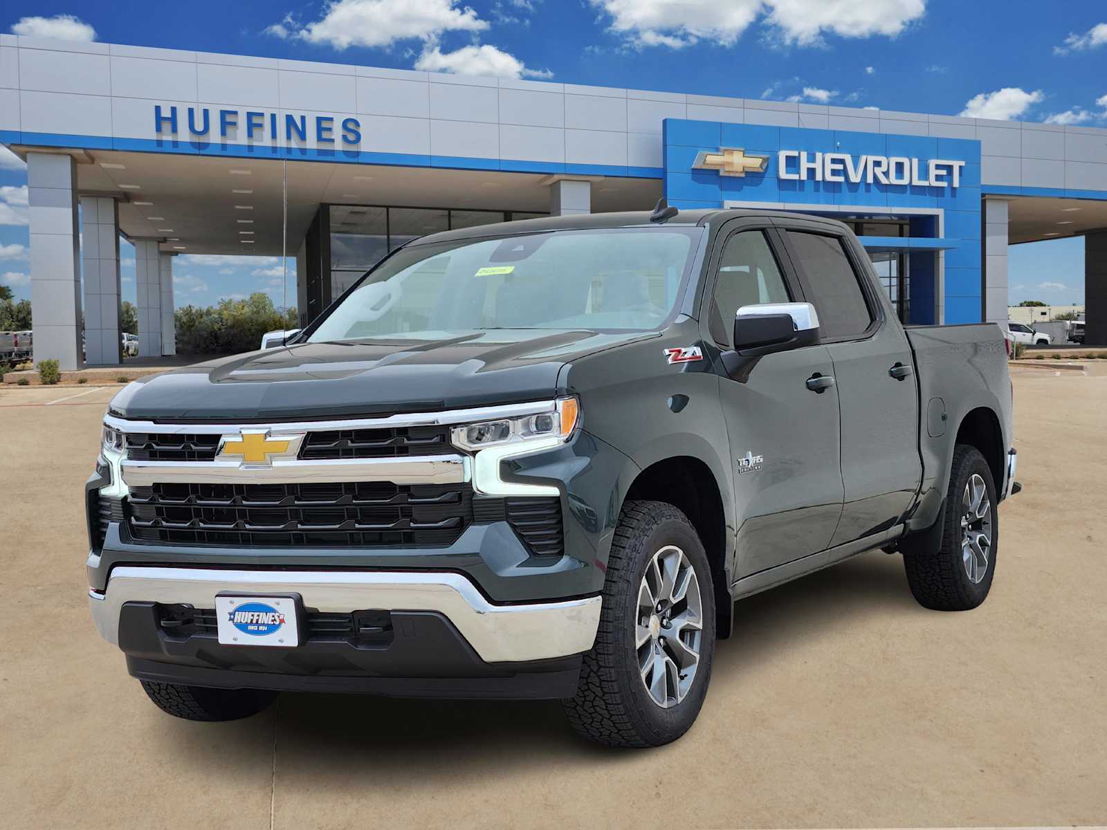 2025 Chevrolet Silverado 1500 LT photo 2