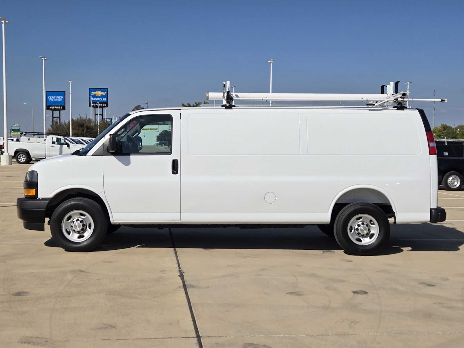 2025 Chevrolet Express Cargo 2500 Van photo 4