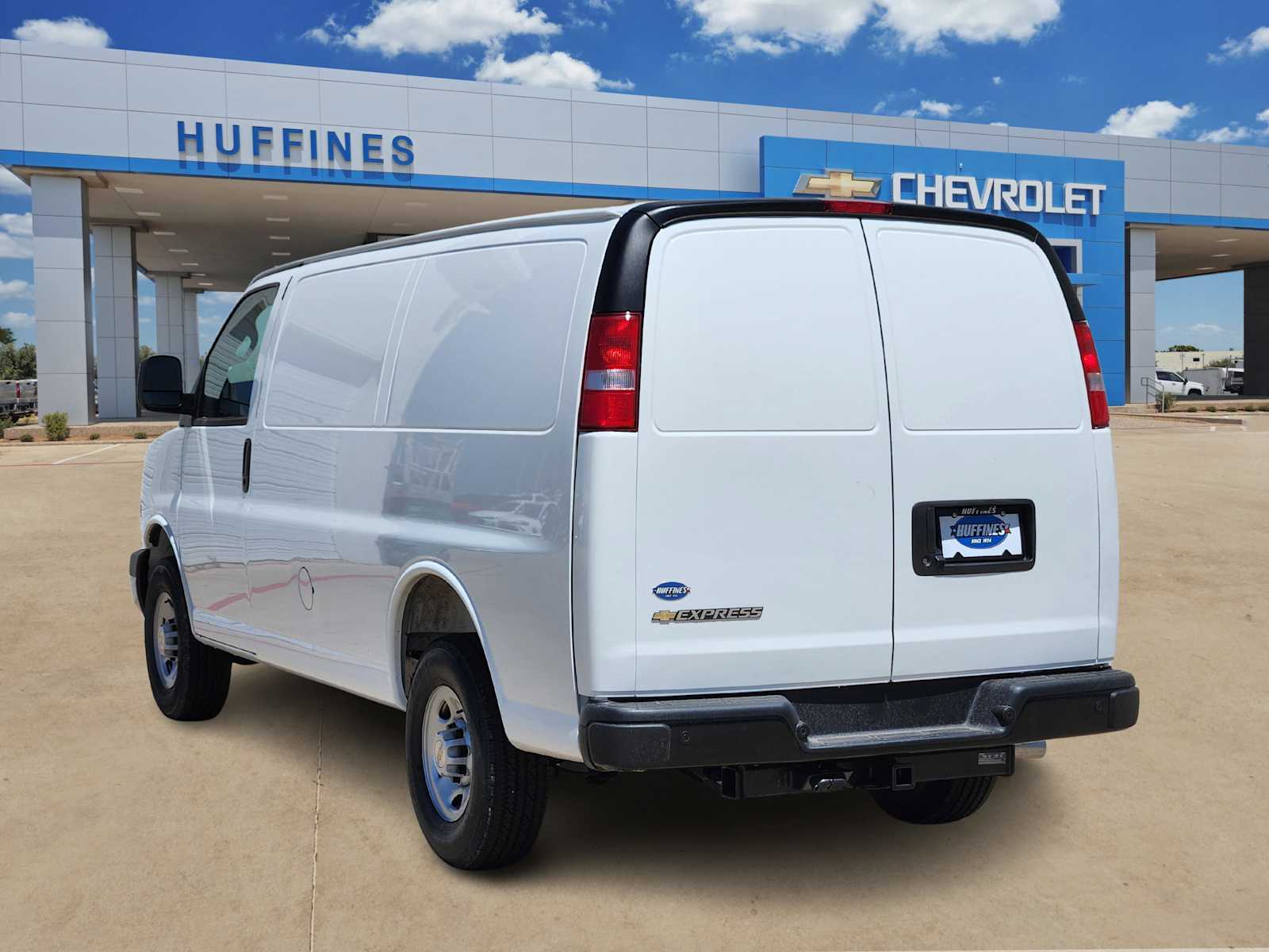 2025 Chevrolet Express Cargo 2500 photo 3