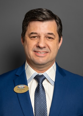 Staff member Emerson Araujo from f754b47e2cc1