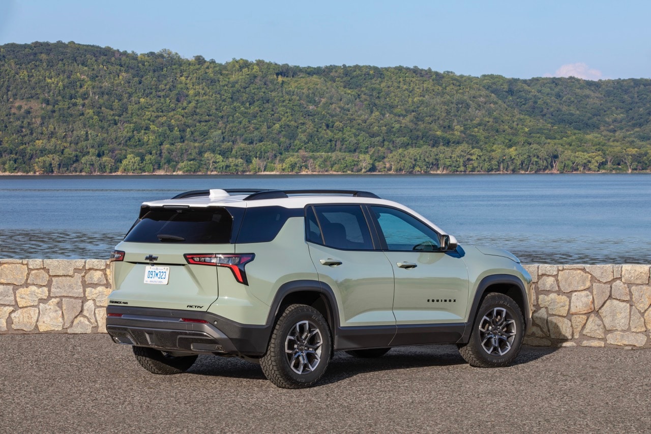 2026-chevrolet-equinox-activ-108 Large.jpeg