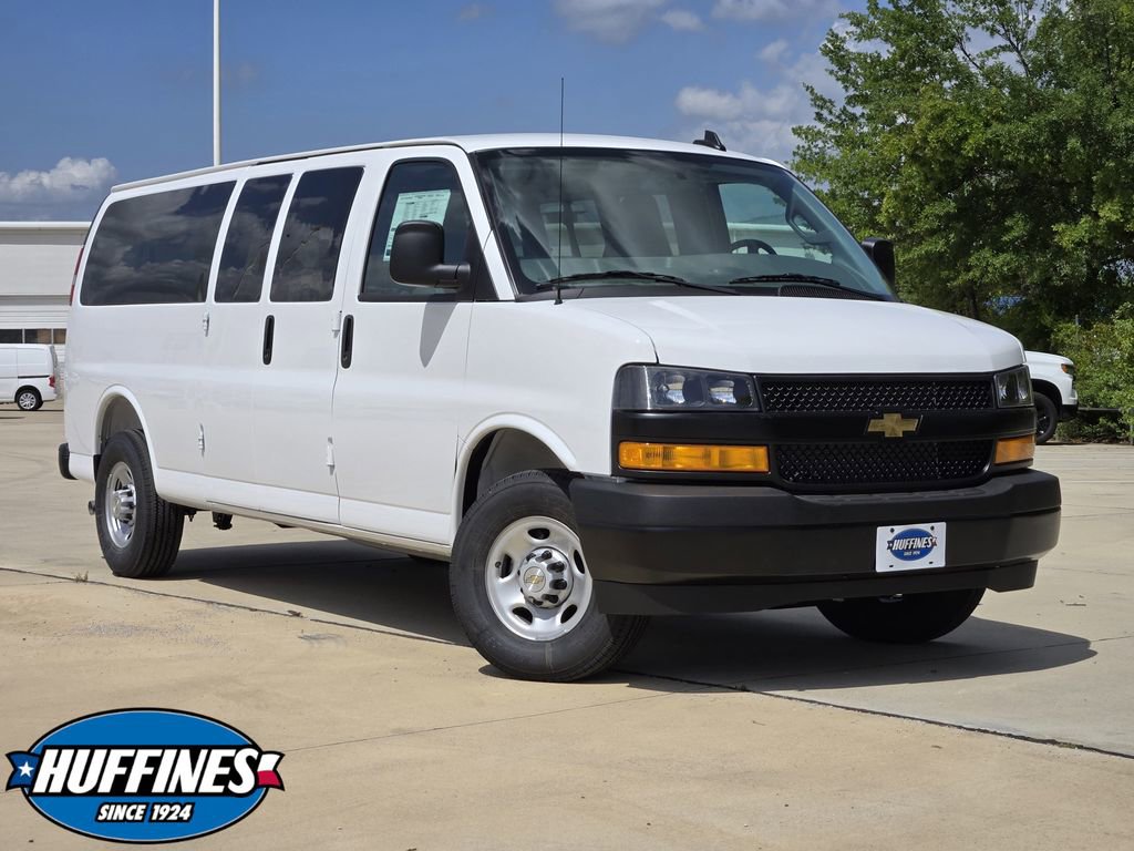Summit White 2026 Chevrolet Express 3500 LS Extended RWD Van Rear-Wheel Drive Automatic