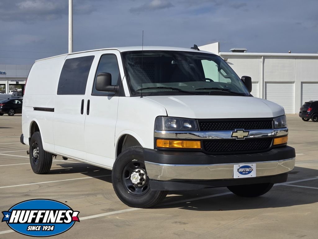 2024 Chevrolet Express 2500 Extended Work Van HD's photo